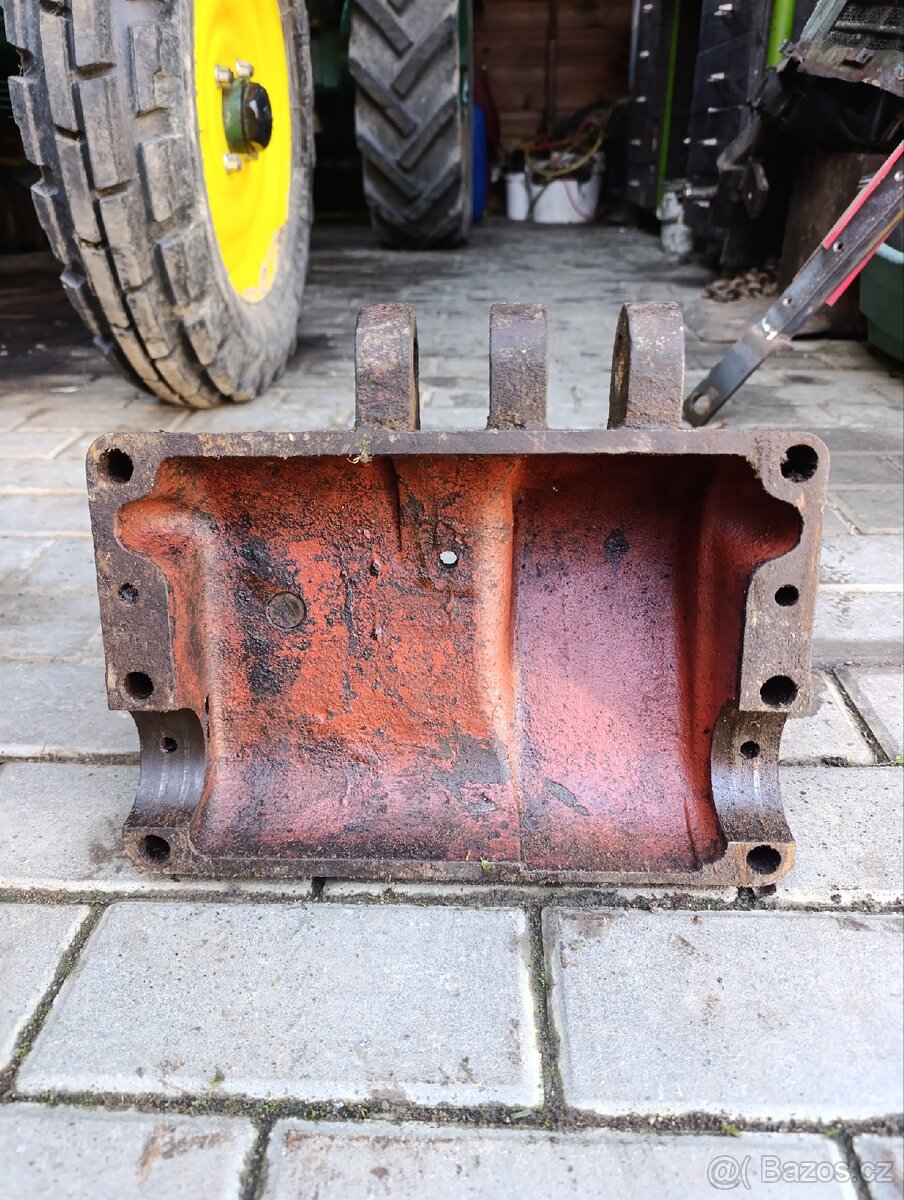 Víko hydrauliky zetor 25 - 2