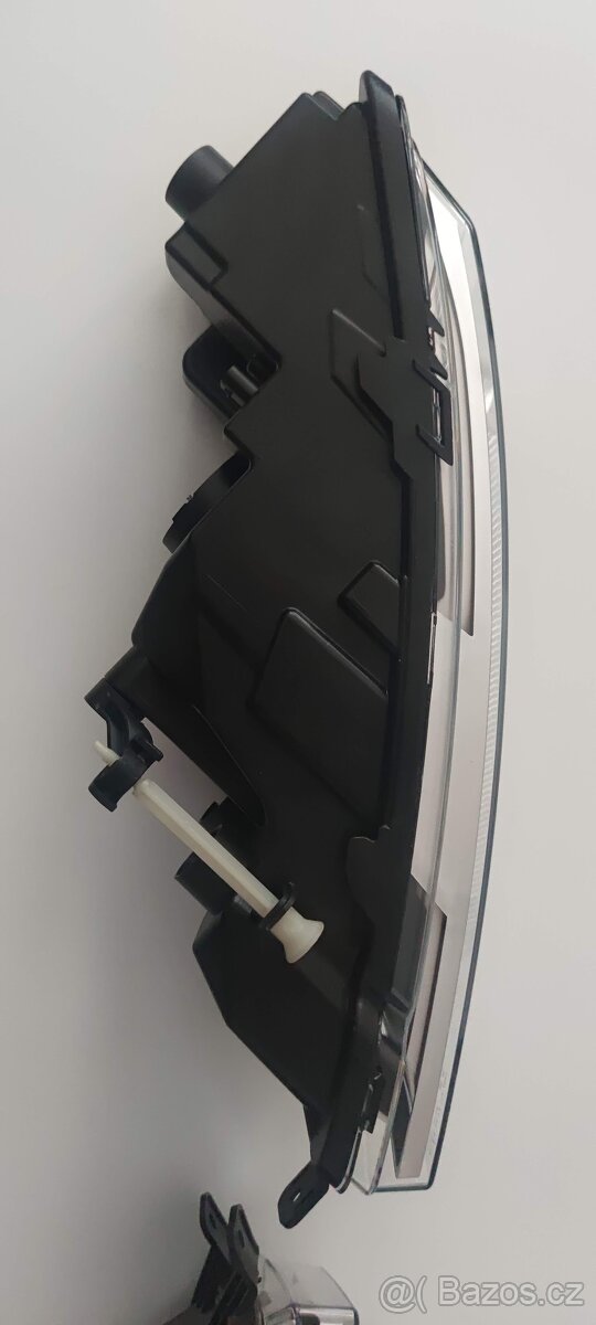 Škoda Rapid 5JA mlhovka prava led denní svíceni - 2