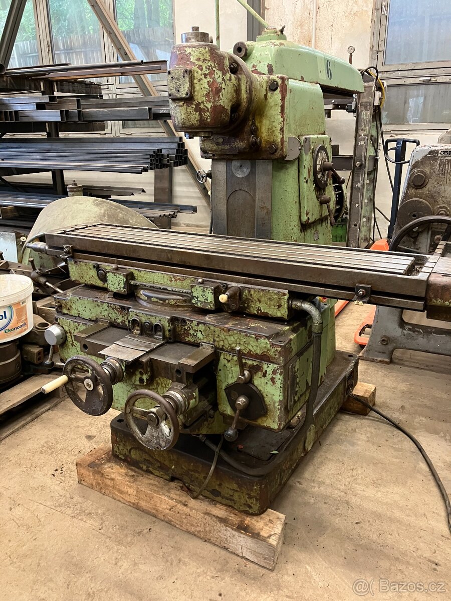 Frézka Tos FA3U - 2