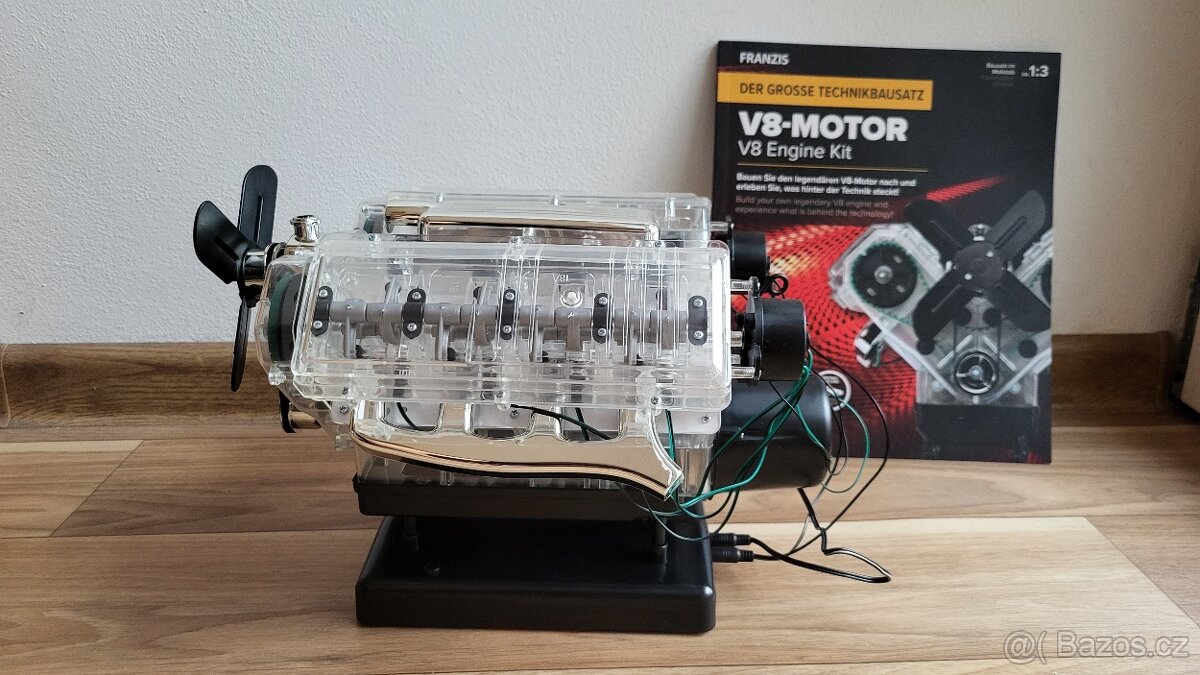 Franzis maketová stavebnice motoru V8 v měřítku 1:3 a zvuk - 2