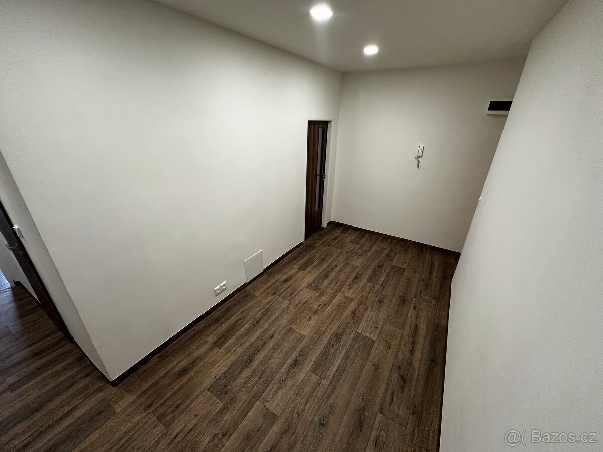Pronájem prostorného bytu 3+1 Lovosice, ulice Terezínská - 2