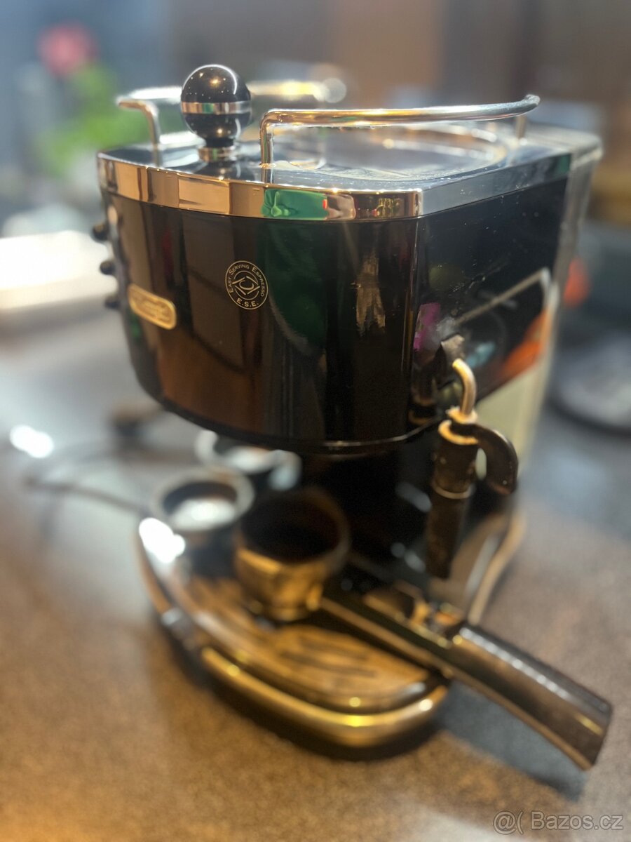 Delonghi kávovar - 2