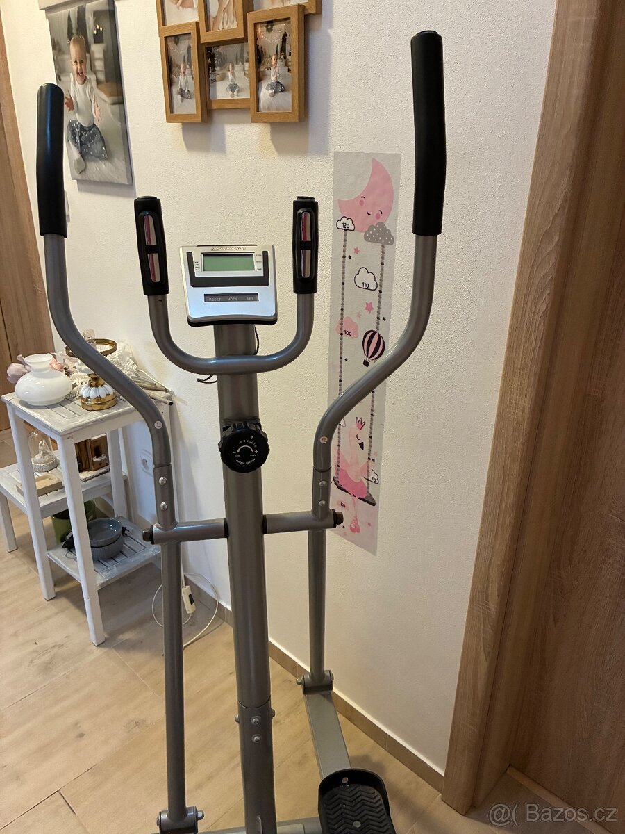 Elipticky trenažér - 2