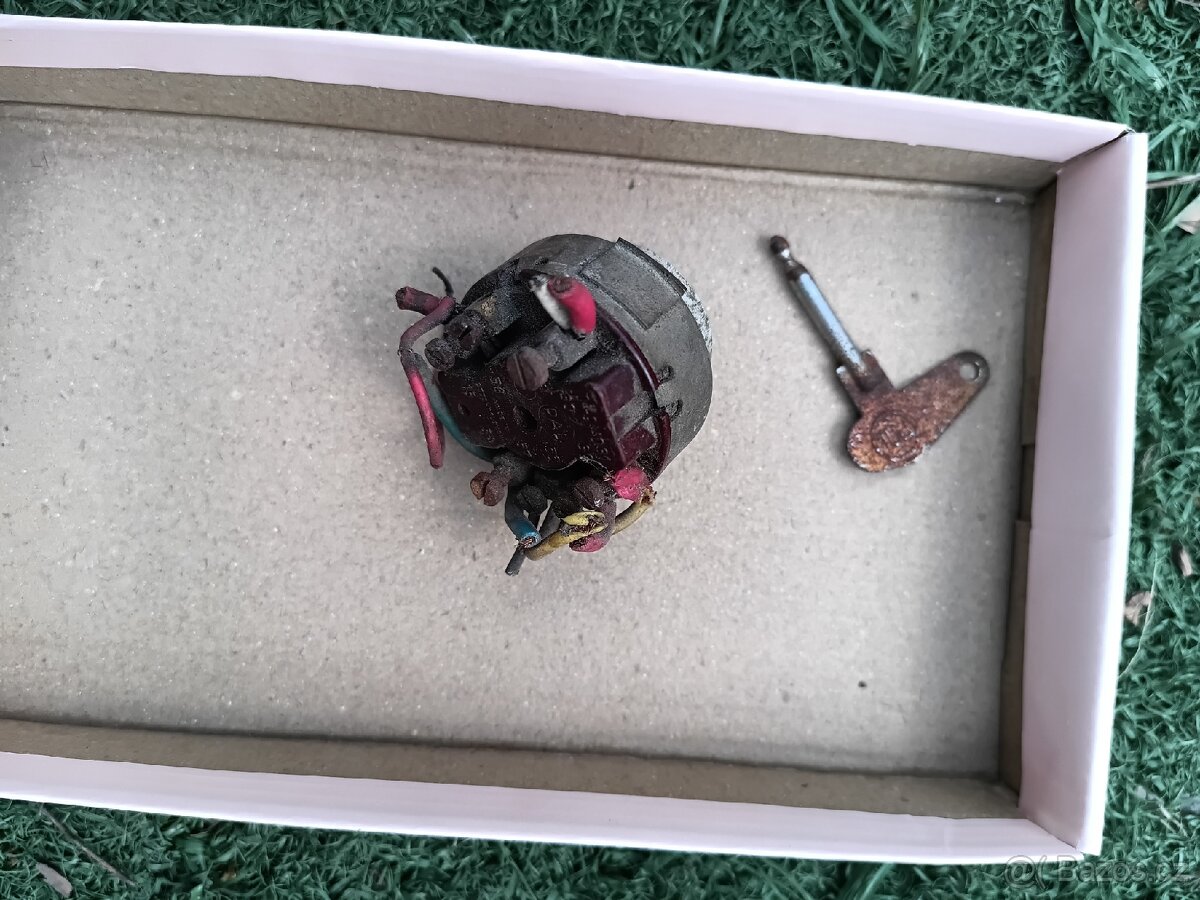 Skříňka Bosch PAL made in Czechoslovakia - 2