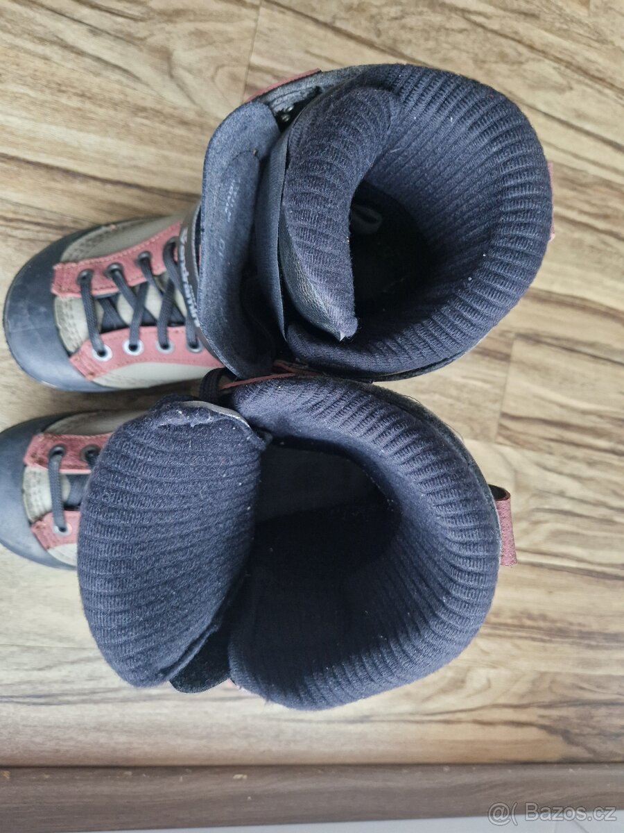 Detske snowboardove boty vel. 37 - 2