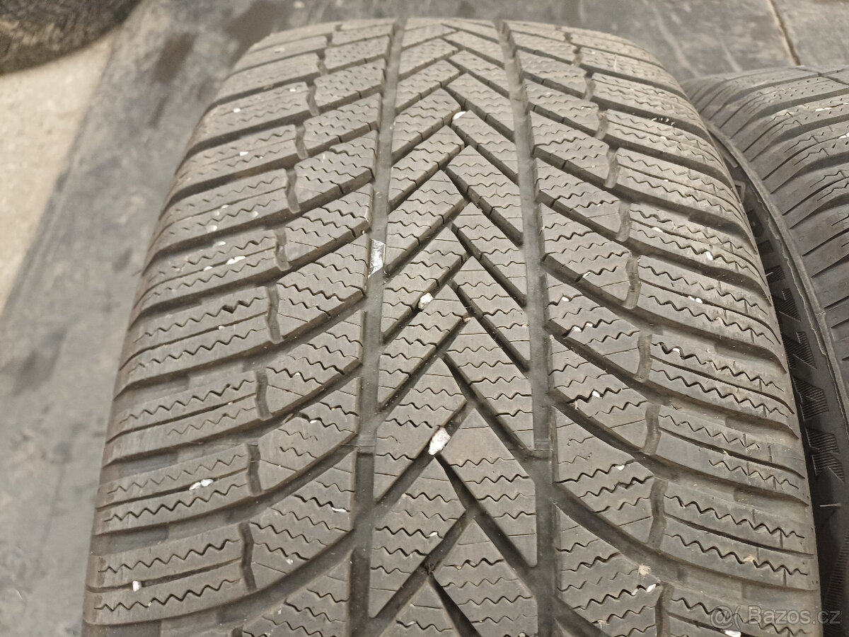 Zimní pneu Bridgestone 245/45/18 100V - 2
