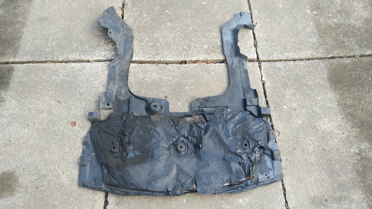 Kryt motoru BMW E90 E91 E92 - 2