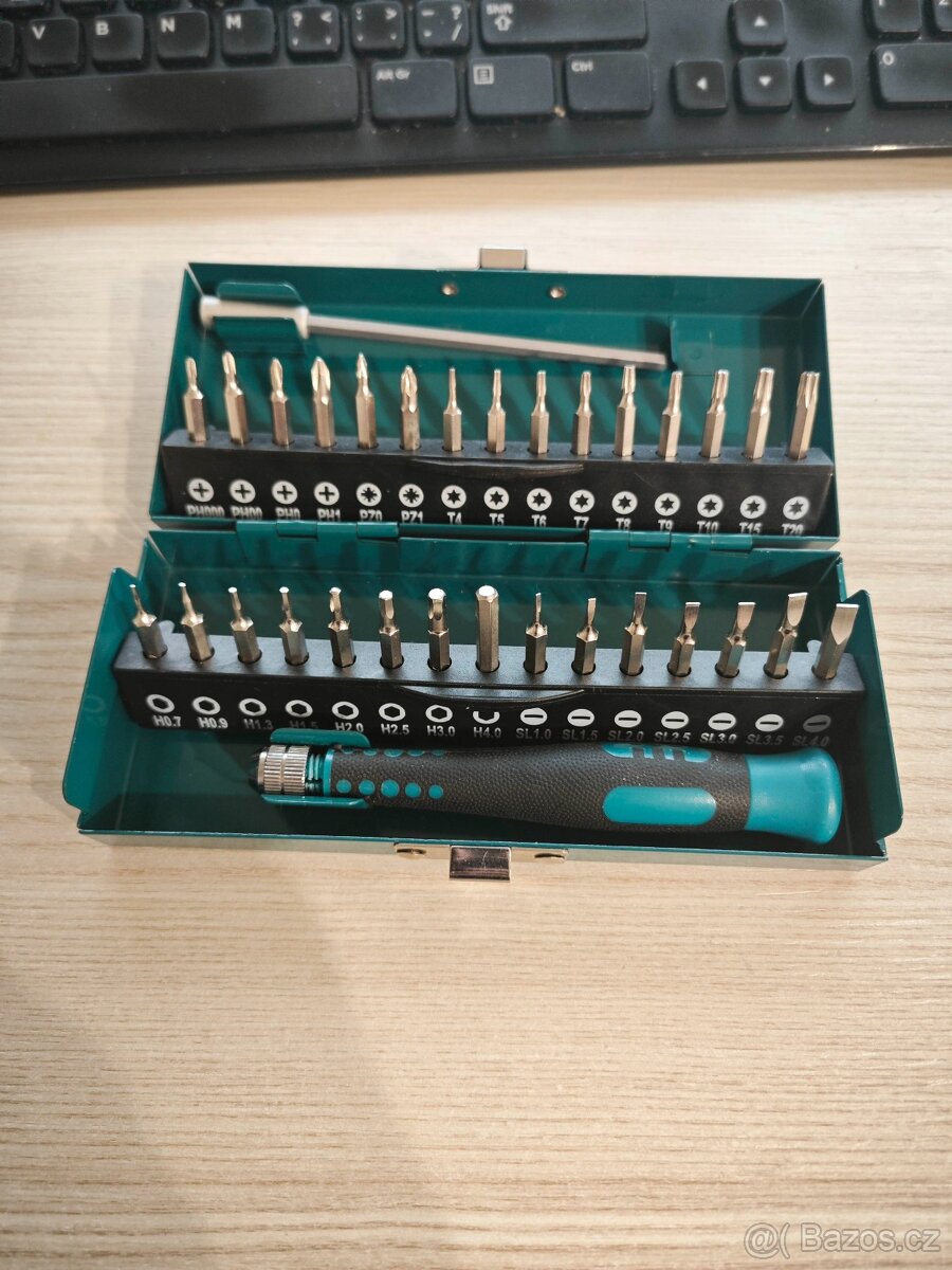 Nářadí minisřoubovák s bity a račna - 2