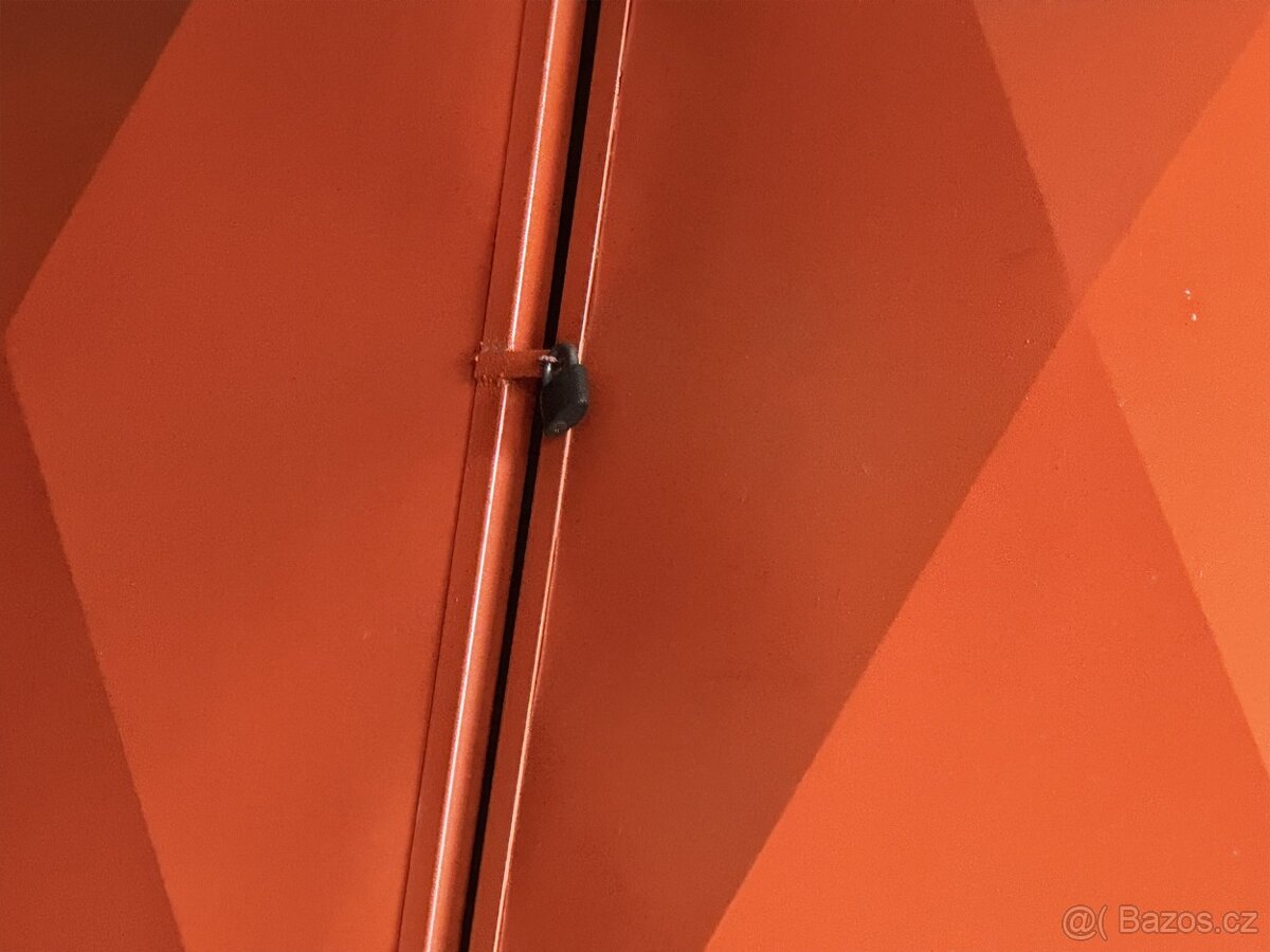 Pronájem garáže 17,9 m² Praha 8 - 2