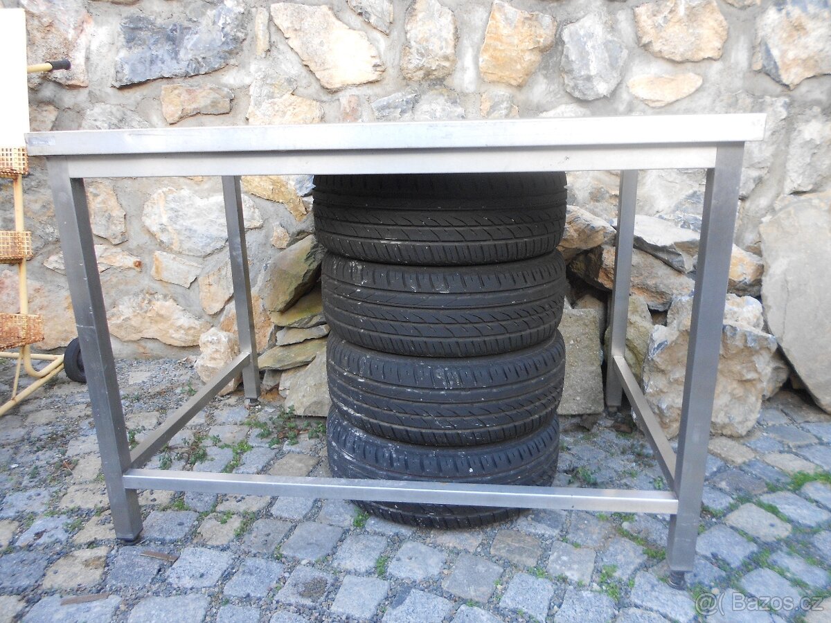 Nerezový stůl - 2