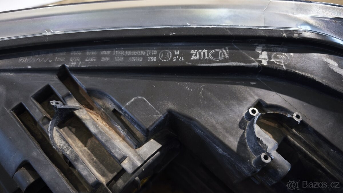 Přední světlo xenon Seat Alhambra - 2