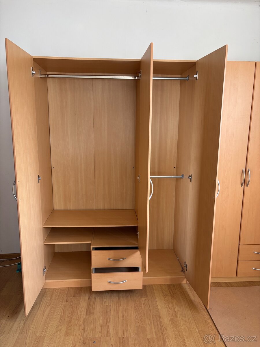 Prodám šatní skříň - 2 kusy - 2