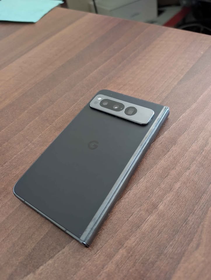 Google Pixel Fold (ctí popis) - 2