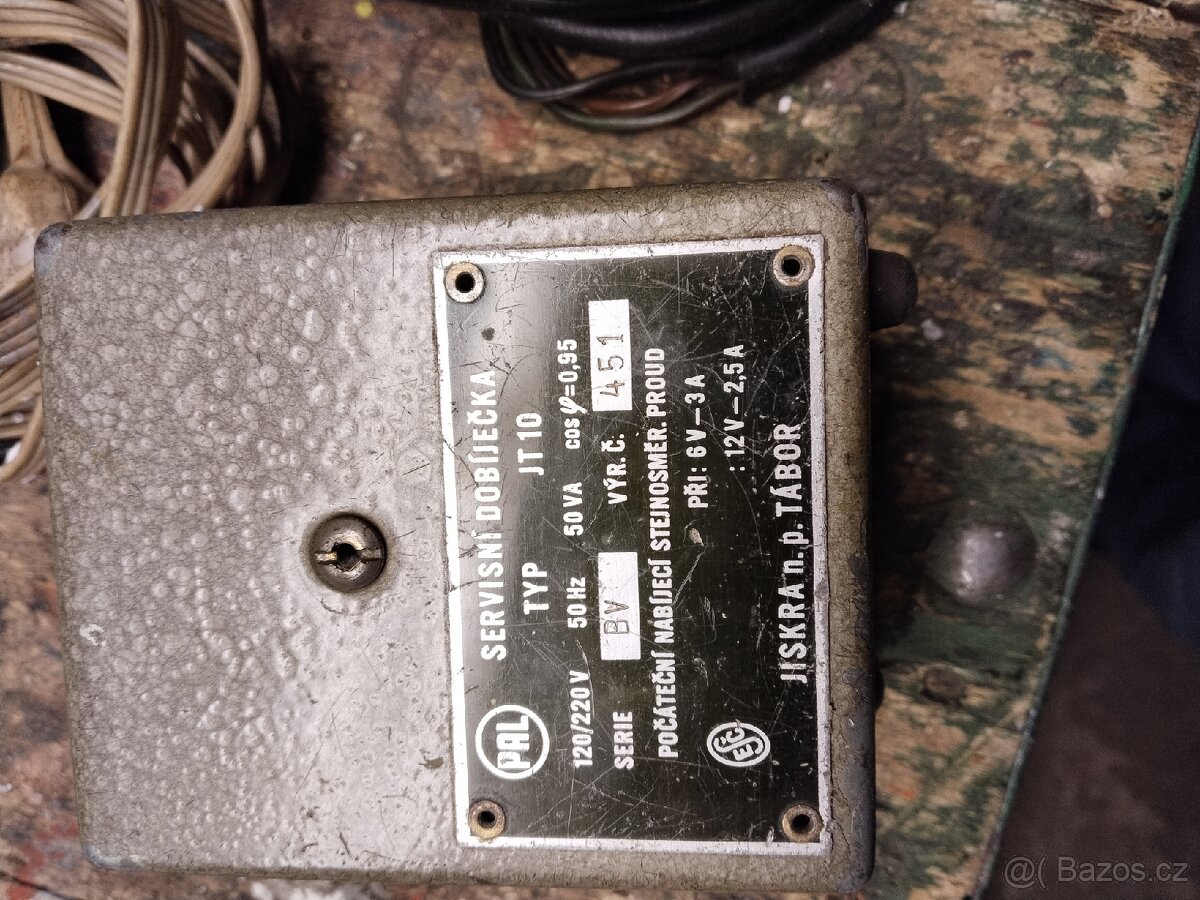 Nabíječka 6 a12 V - 2