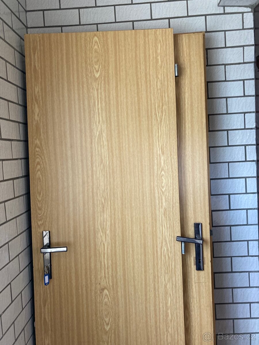 PRODÁM DVEŘE 60 - 2