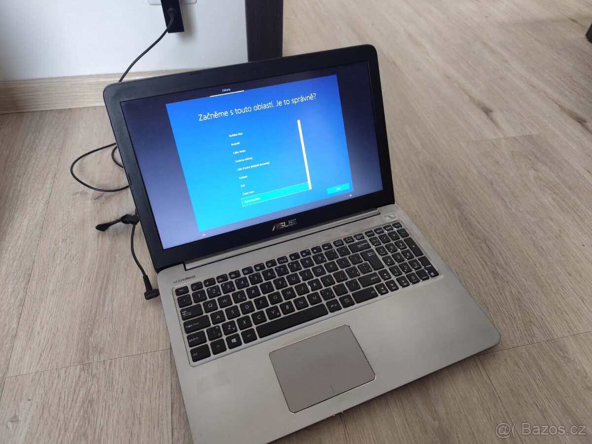 Kovový notebook Asus K501UQ-DM011T - 2