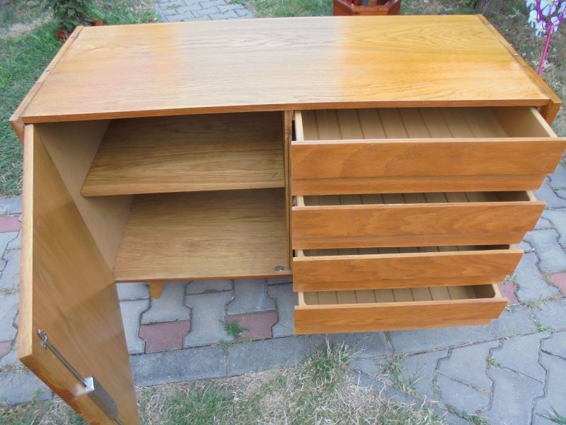 Komoda Jiroutek Brusel - 2