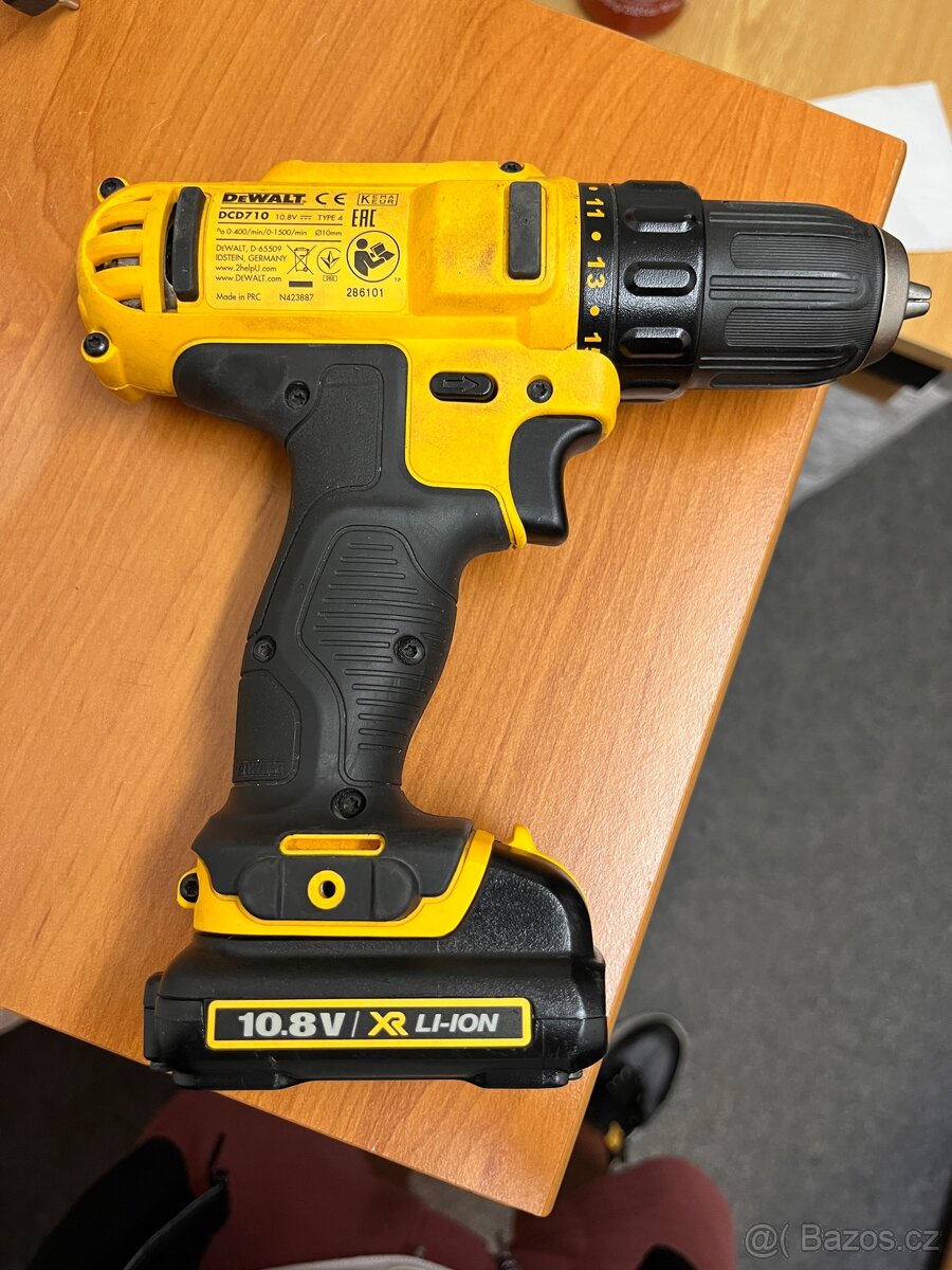Prodám Aku šroubovák DeWALT dcd710 - 2