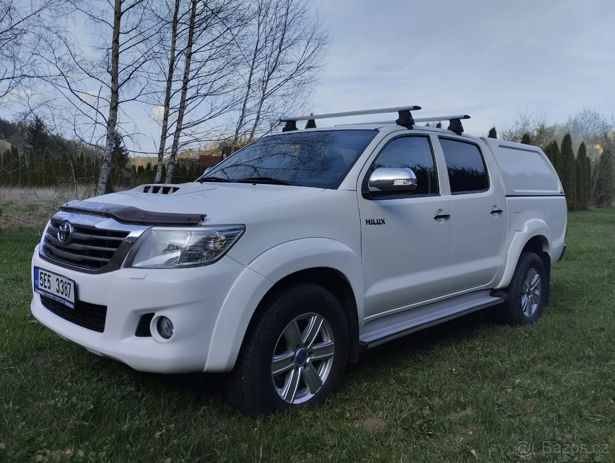 Toyota Hilux 4x4 1 majitel ČR. 216 tis. km.