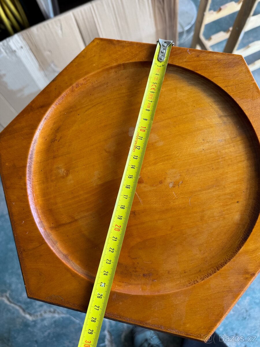 Dřevěný stojan na kytky - 2