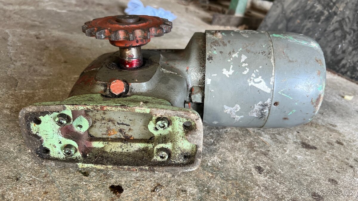 Elektromotor, třifázový s převodovkou - 2