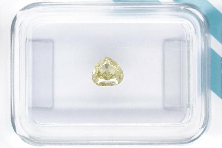 Diamant - Natural Fancy Light Yellow - 0,50ct - VS2 - 2