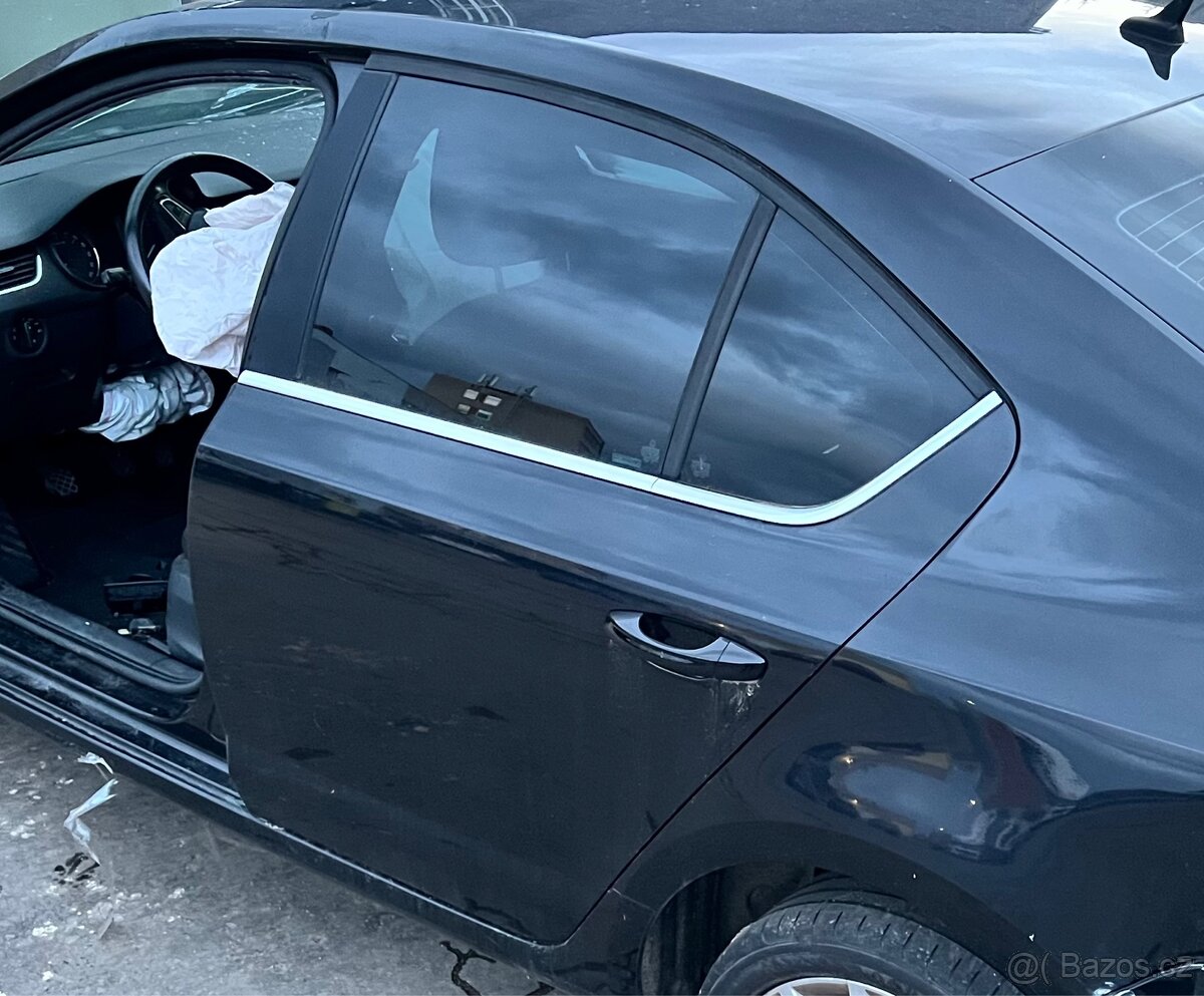 Dveře Octavia 3 černá liftback - 2