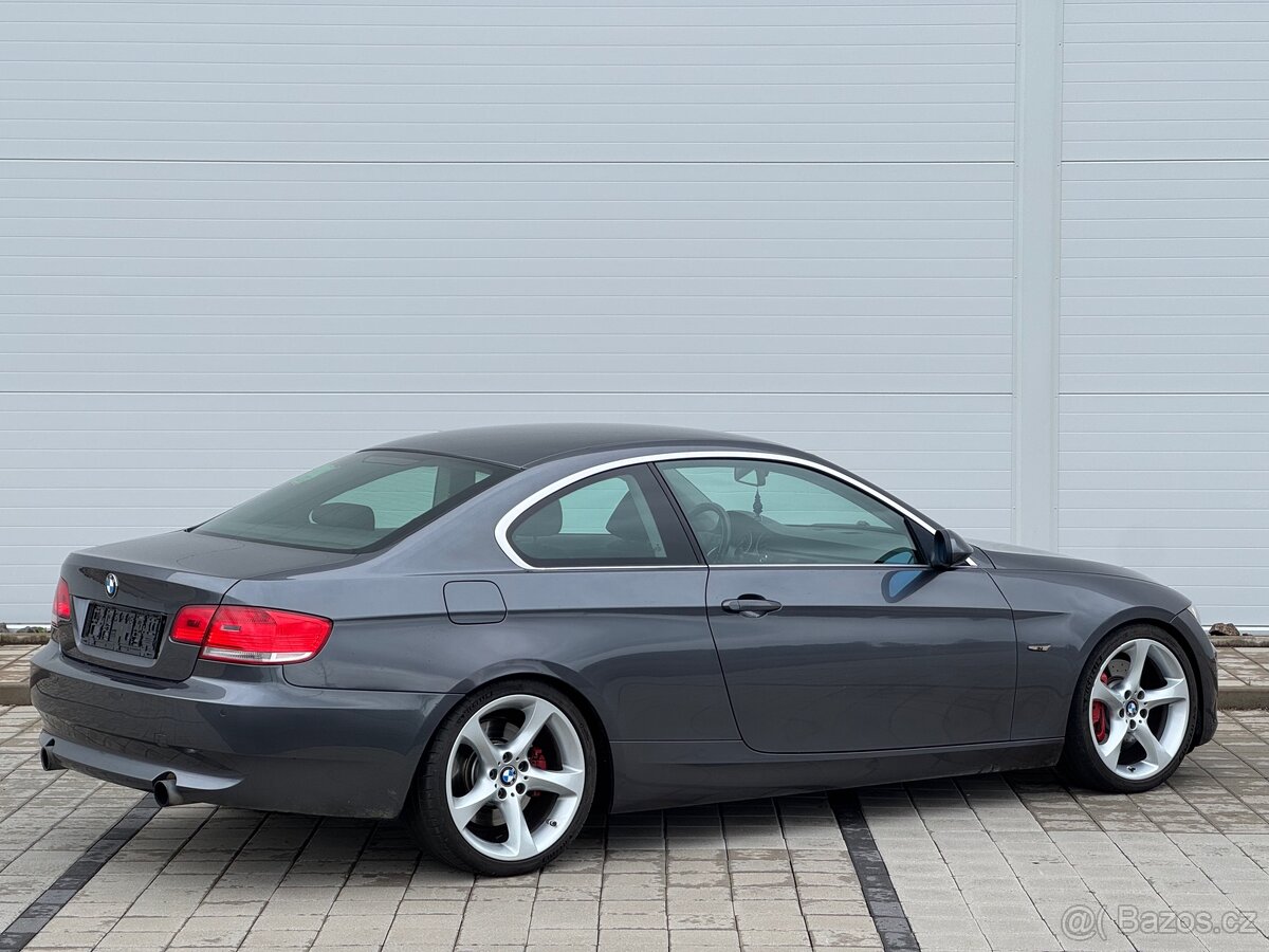 BMW E92 335i Manuál - 2