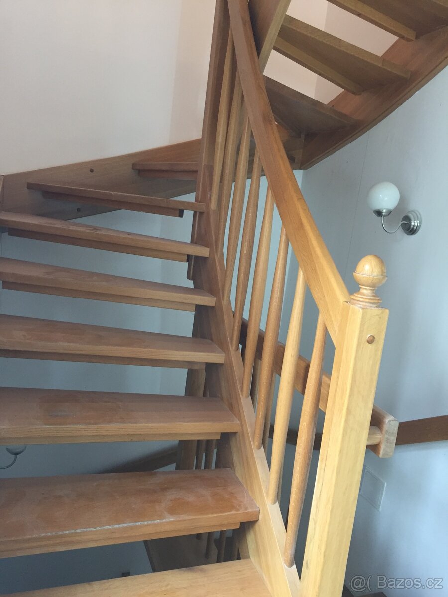 Dřevěné dubové schody - 2