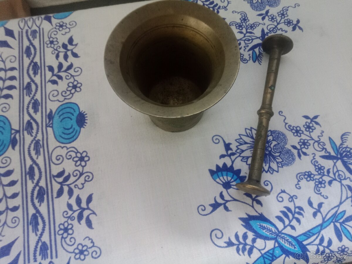 Hmoždíř s tloukem - 2