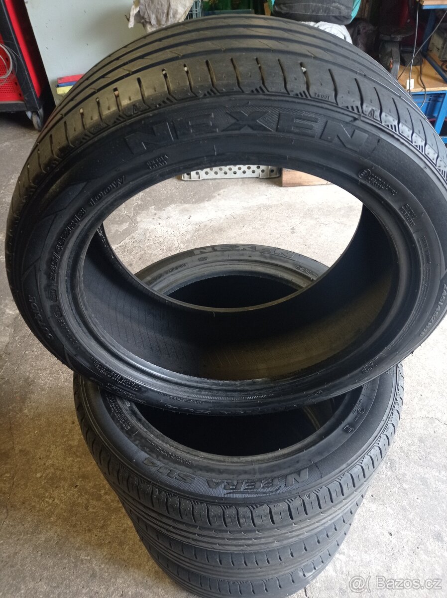 Pneu SUV _ 245/45 R18 - 2