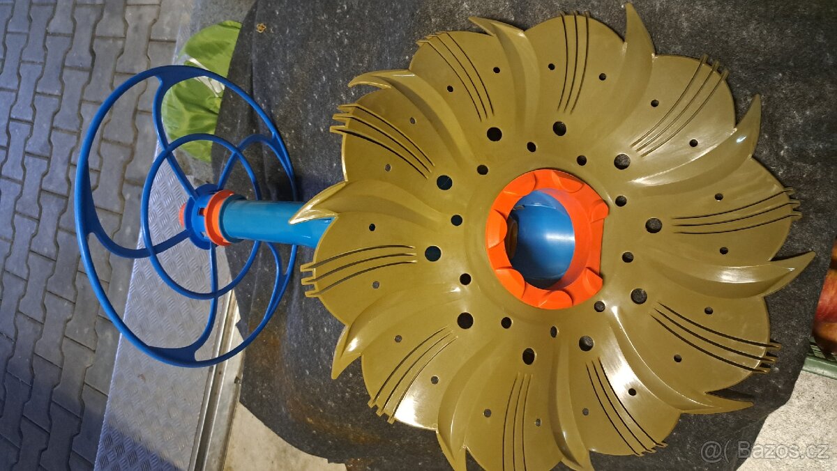 Vysavač, hadice a schůdky - 2