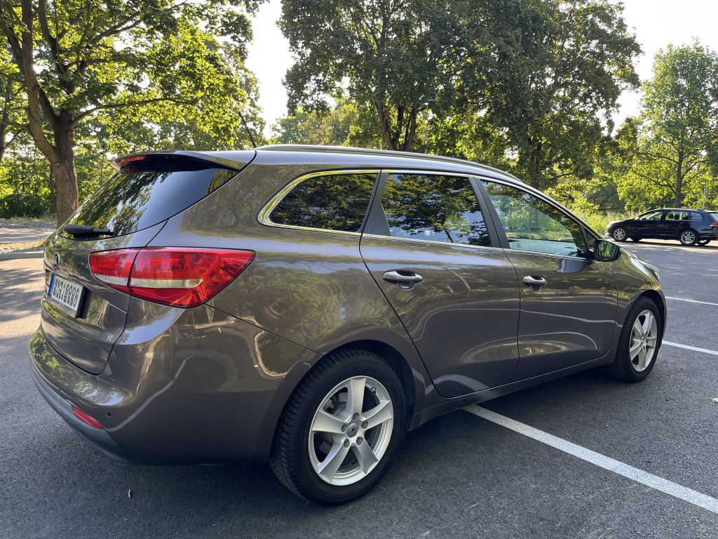 Kia Ceed SW 1.6 CRDi automat - 2