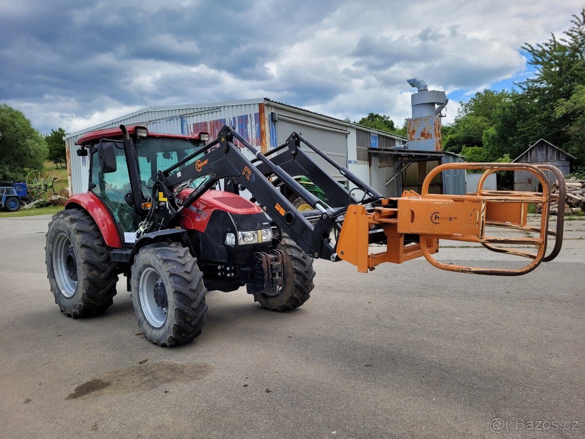 Traktor s čelním nakladačem - 2
