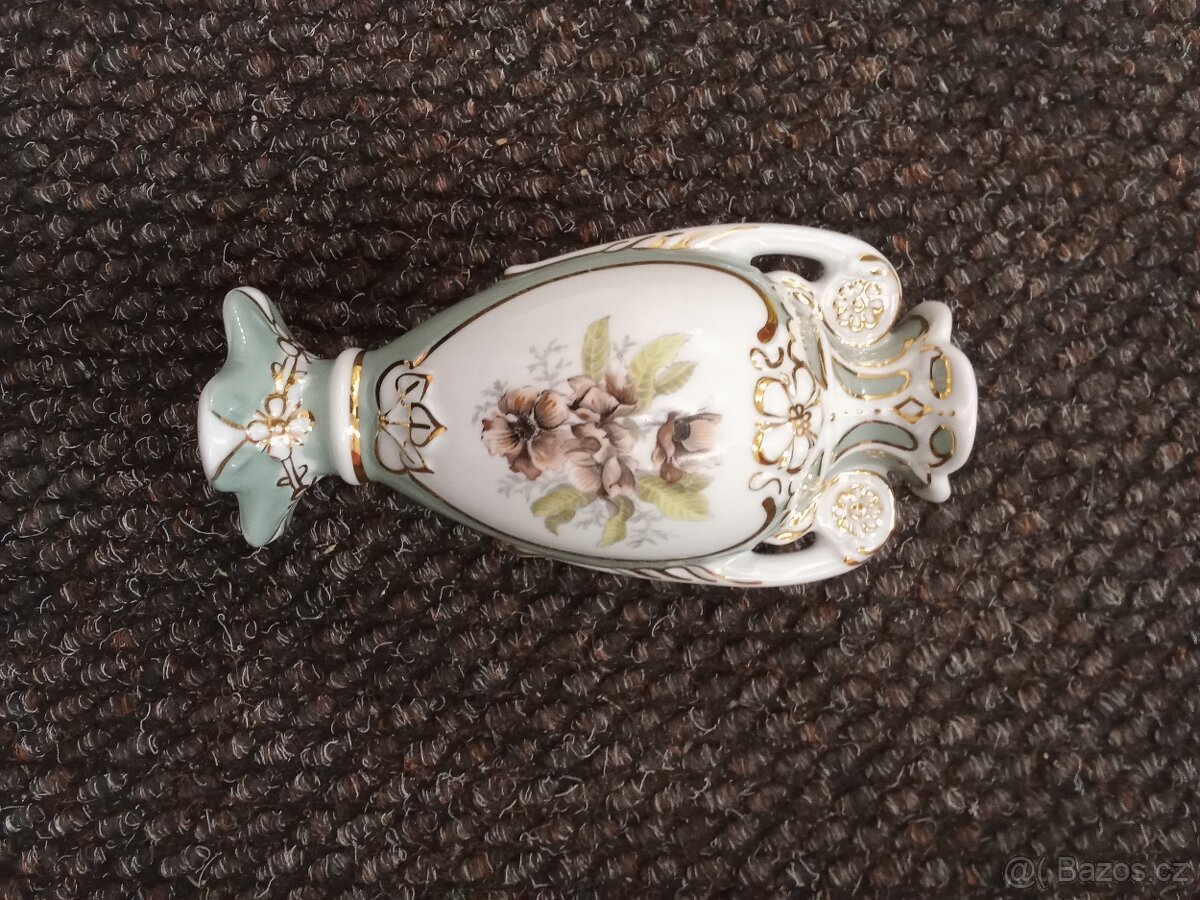 Porcelánová vázička - 2