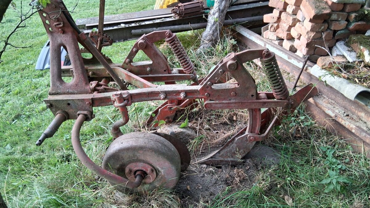 Pluh za traktor - 2