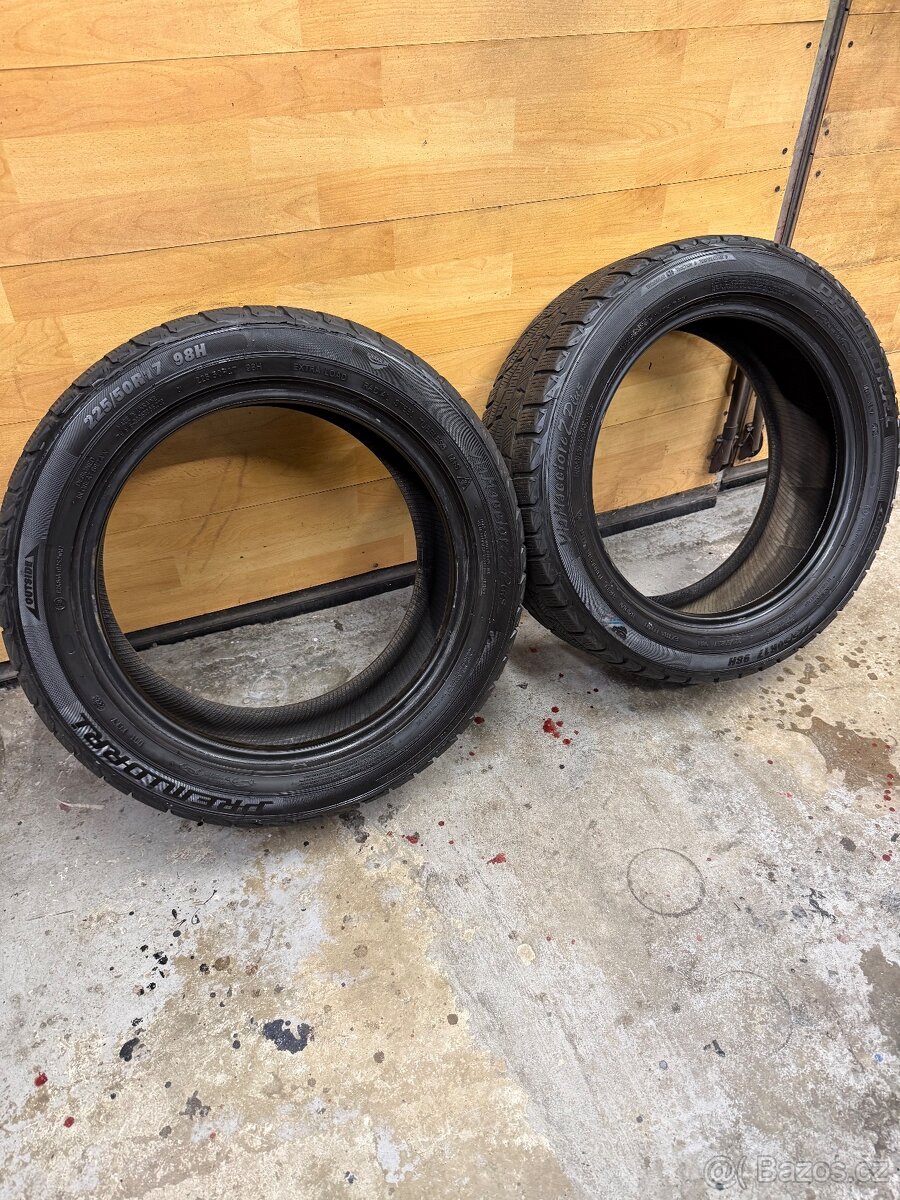 Zimní pneu 225/50/17 - 2
