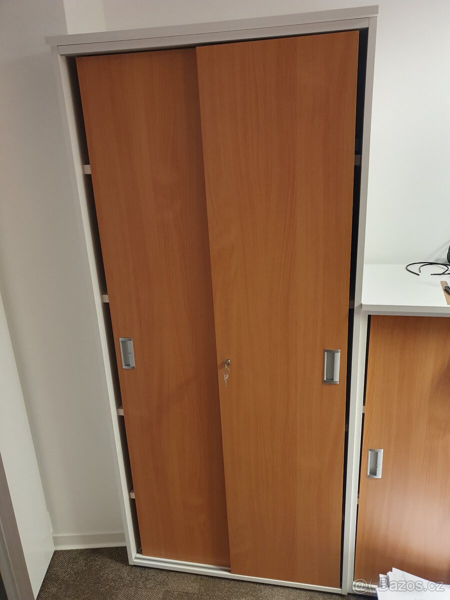 Kancelářský nábytek - 2