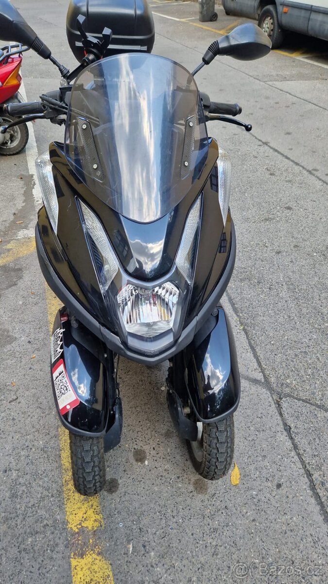 Rozvoz jídla na skútru Yamaha Tricity (Pronájem skútrů) - 2