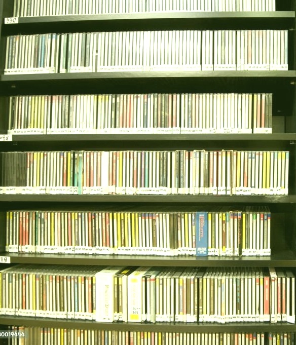 CD Z 90. LET --- ZE ZRUŠENÉ PRODEJNY HUDEBNÍCH NOSIČŮ - 2