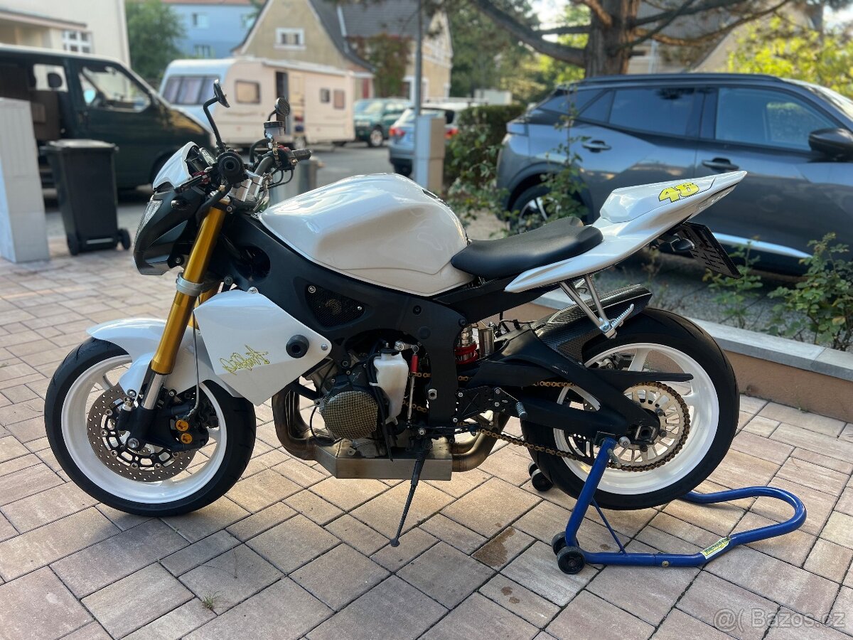 YAMAHA R6 -STREET-BIKE- - 2