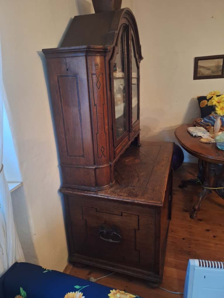 Starožitná vitrína - 2