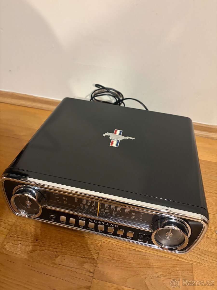 Gramofon ION Mustang LP - 2