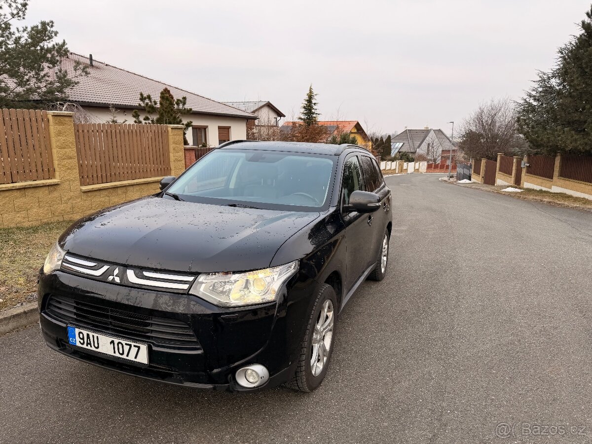 Mitsubishi outlnader - 2