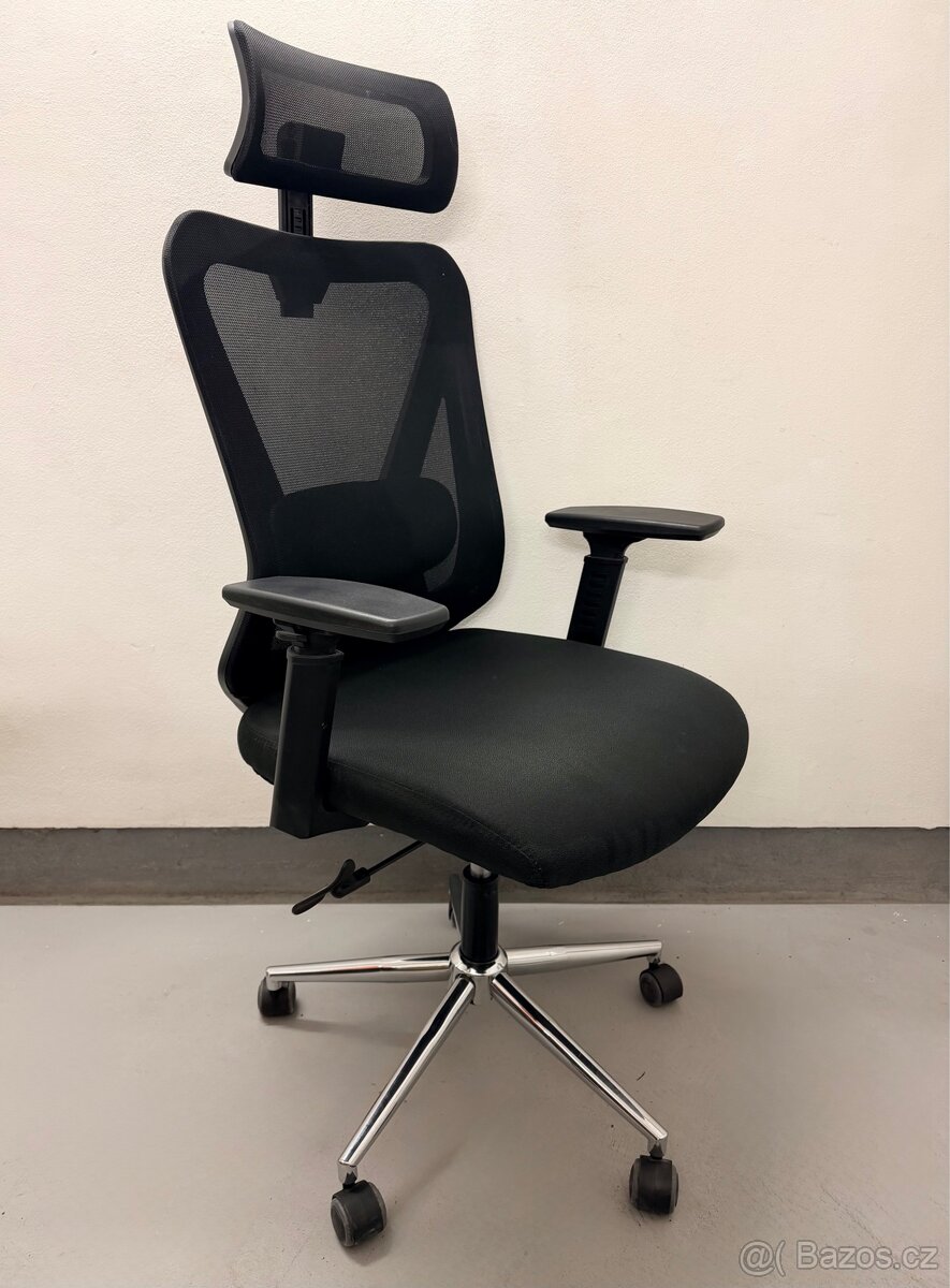 Černá kancelářská židle s podhlavníkem - 2