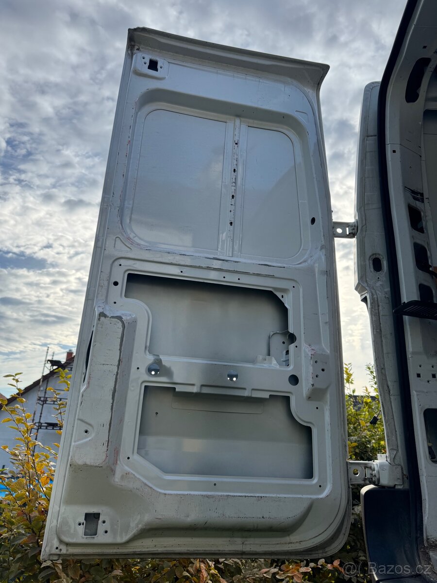 Zadní vrata Renault master - 2