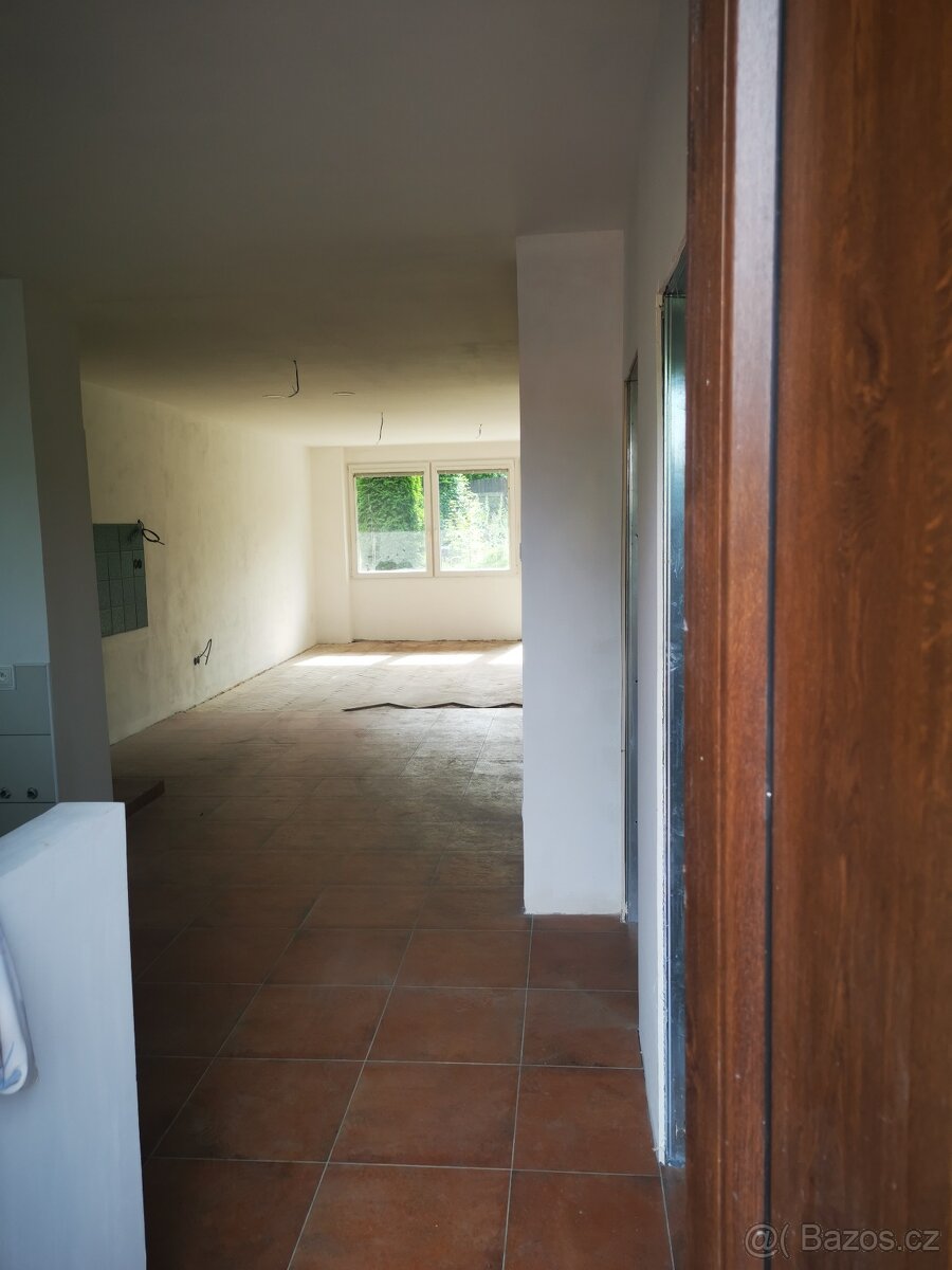 Prodej rodinného domu se zahradou – Novosedlice - 2