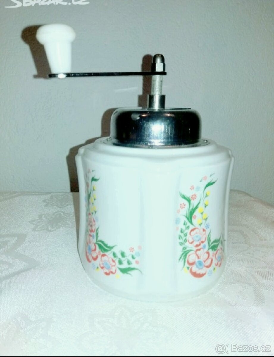 Mlýnek na kávu-nový - 2