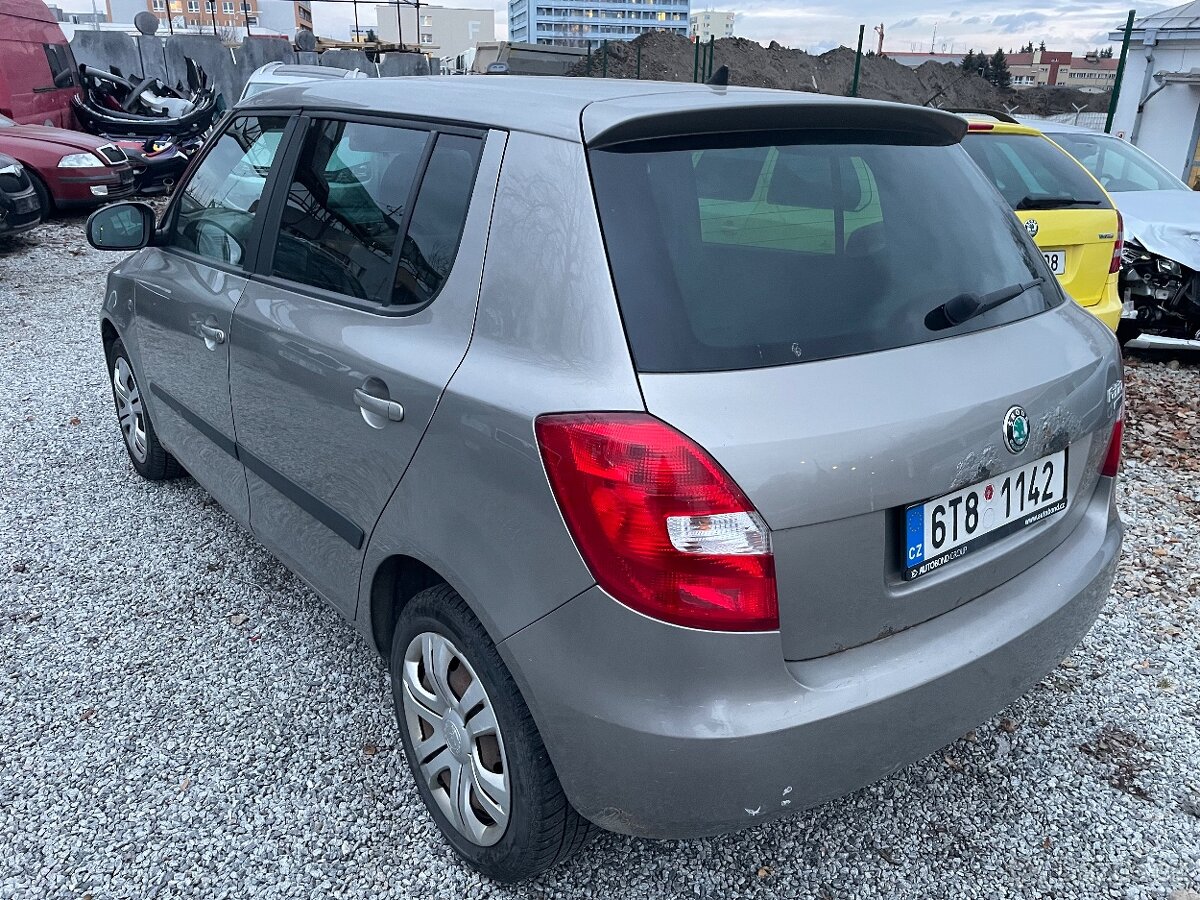 Škoda Fabia 2 1,2tsi 2010 odjezd po ose - 2