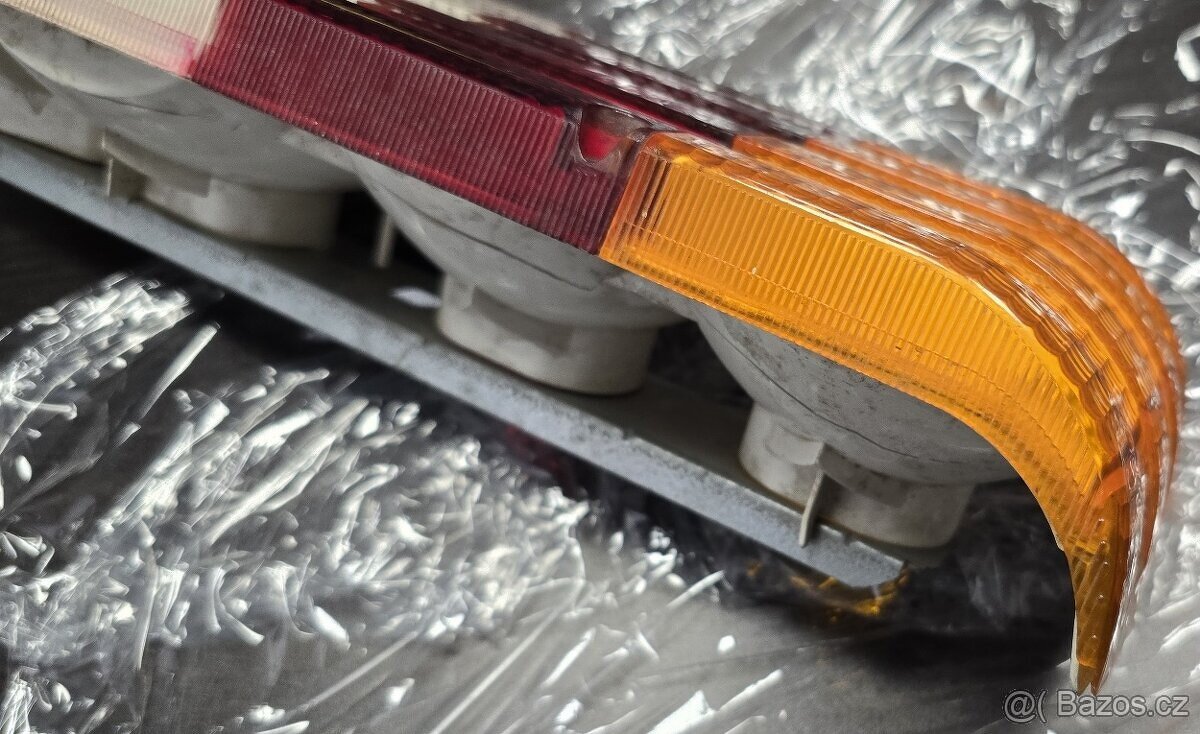 Prodám zadní světla na karavan HOBBY Classic 1991 - 2